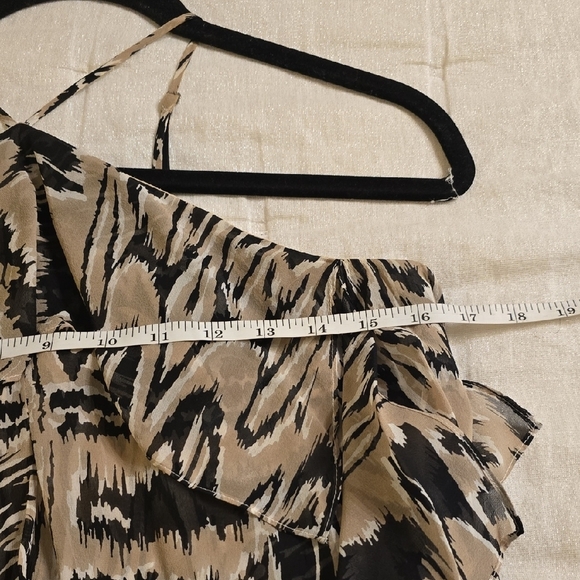 BCBGMaxAzria Silk Black and Cream Maxi Dress with Elegant Design - Picture 4 of 8